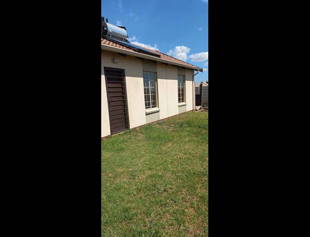3 BEDROOM HOUSE FOR SALE IN SKY CITY